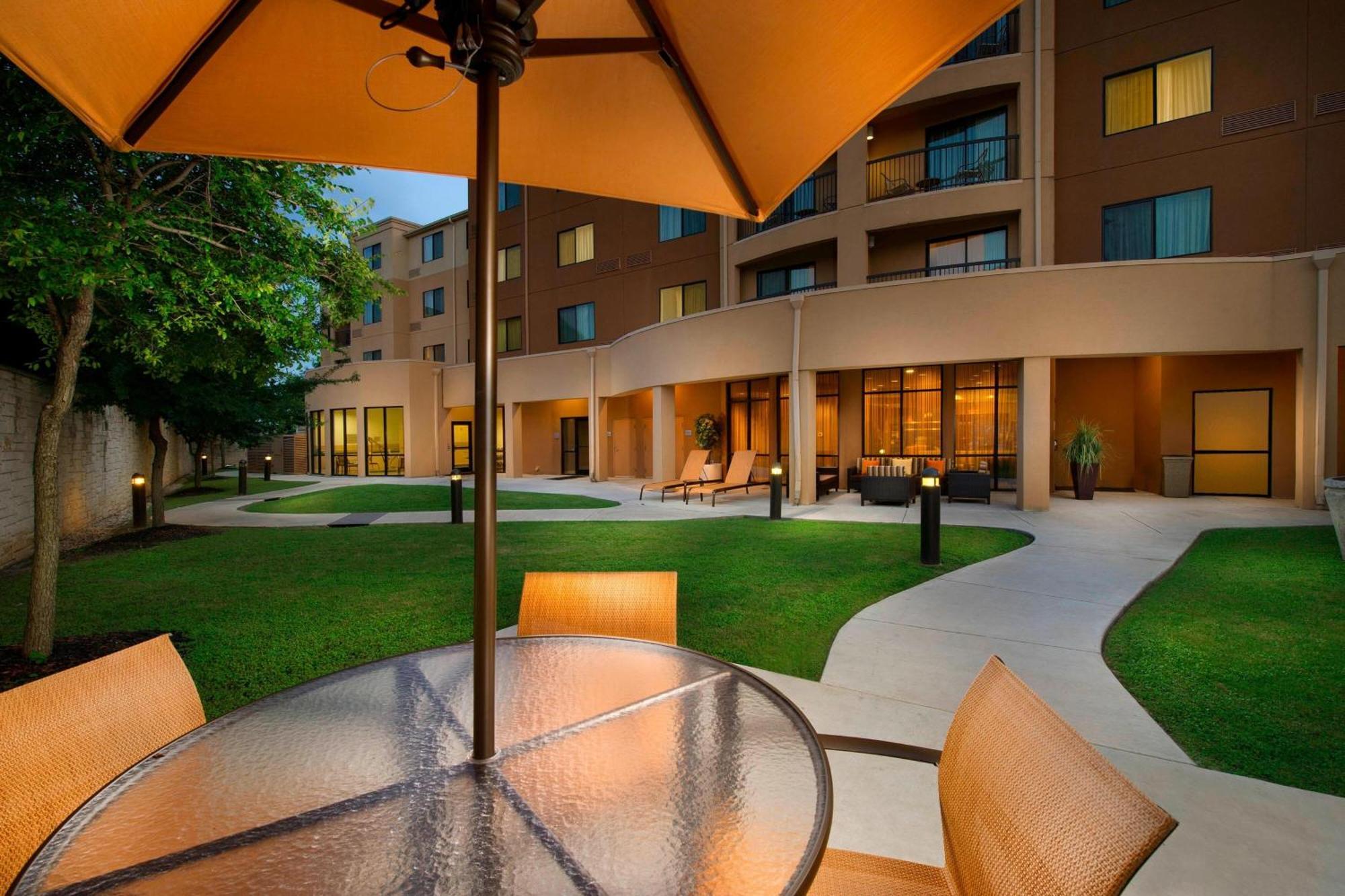 Courtyard By Marriott San Antonio Seaworld/Lackland Kültér fotó
